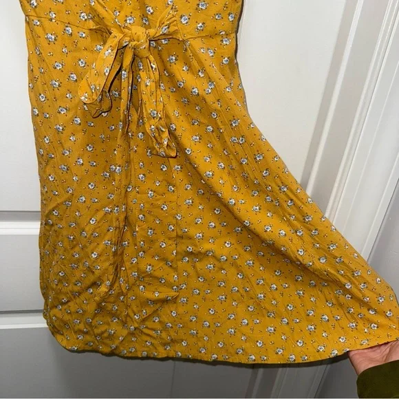 NWOT Abercrombie & Fitch Yellow Floral Mini Dress - Picture 4 of 8